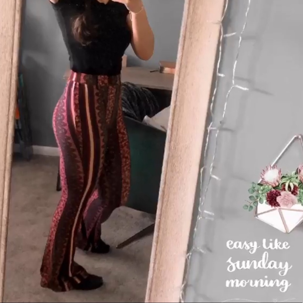 Charlotte Russe ✨patterned flare pants✨🦩